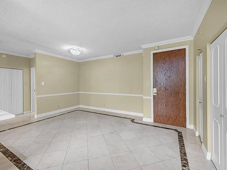 5150 Hidalgo St #202 — Photo 14