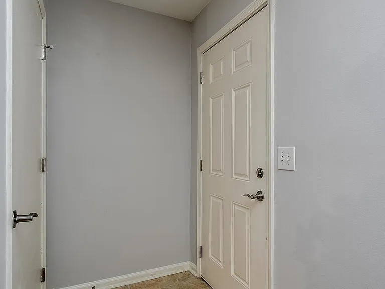2611 Holton Ave #7 — Photo 4