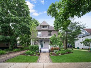 833 N Spring St, Elgin, IL 60120