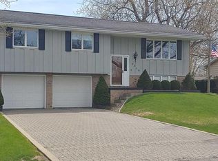 9315 W Lake Camelot Dr, Mapleton, IL 61547