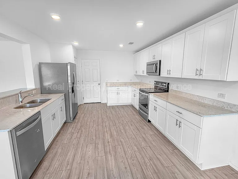 846 Breakwater Dr — Photo 9