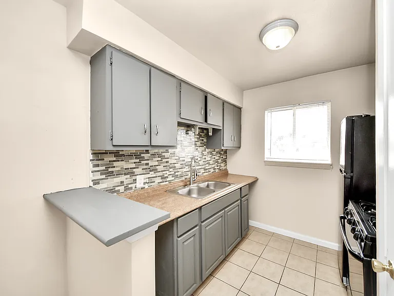 1320 Griffin St #4 — Photo 7