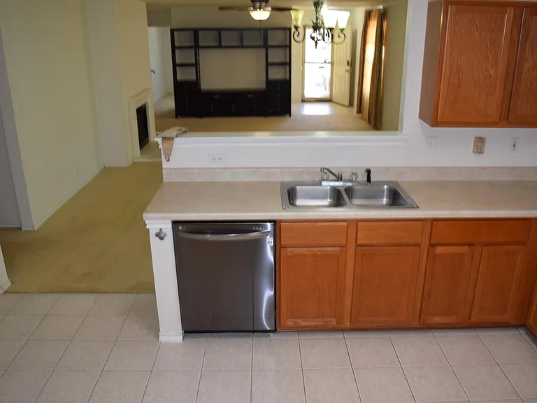 2122 Creek Knl — Photo 12