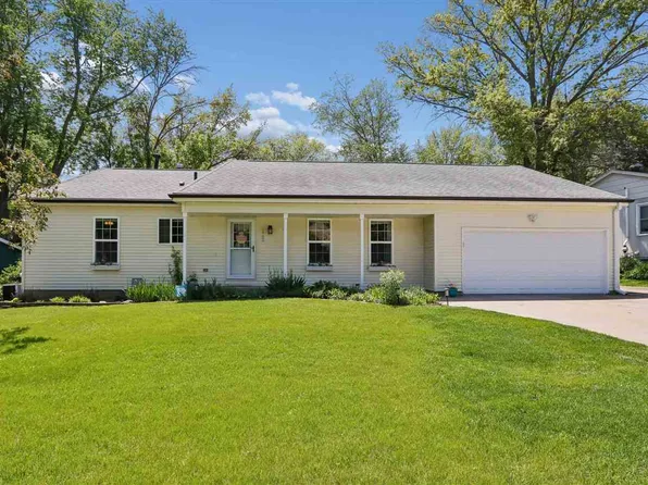 1702 13th St, Coralville, IA 52241