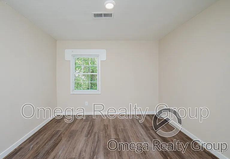 12 E Clay St — Photo 24