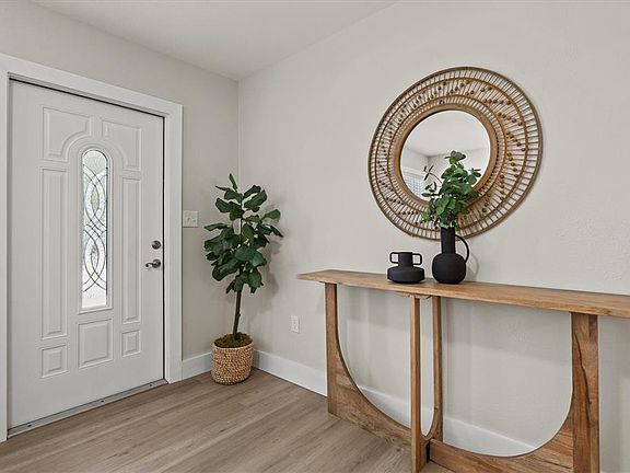 5th image of 2432 Aspinwall St