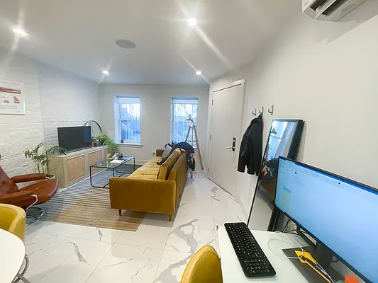 Rented by Massada Home Sales Inc | media 25