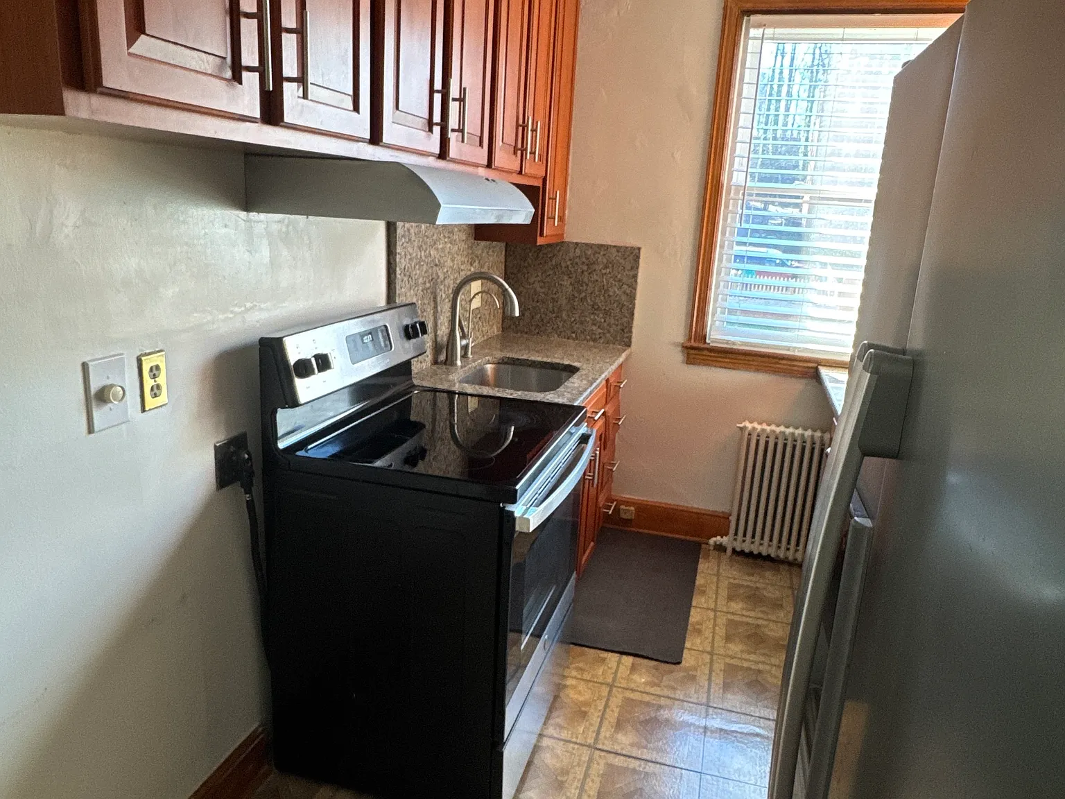 1 bed, 588 sqft, $1,900 — Photo 3