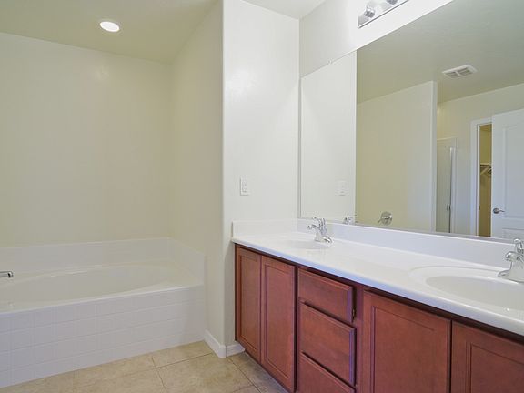 LGI Homes - Sierra Ranch