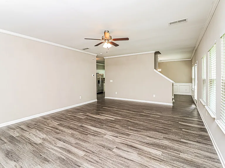 542 Fieldcrest Dr — Photo 7