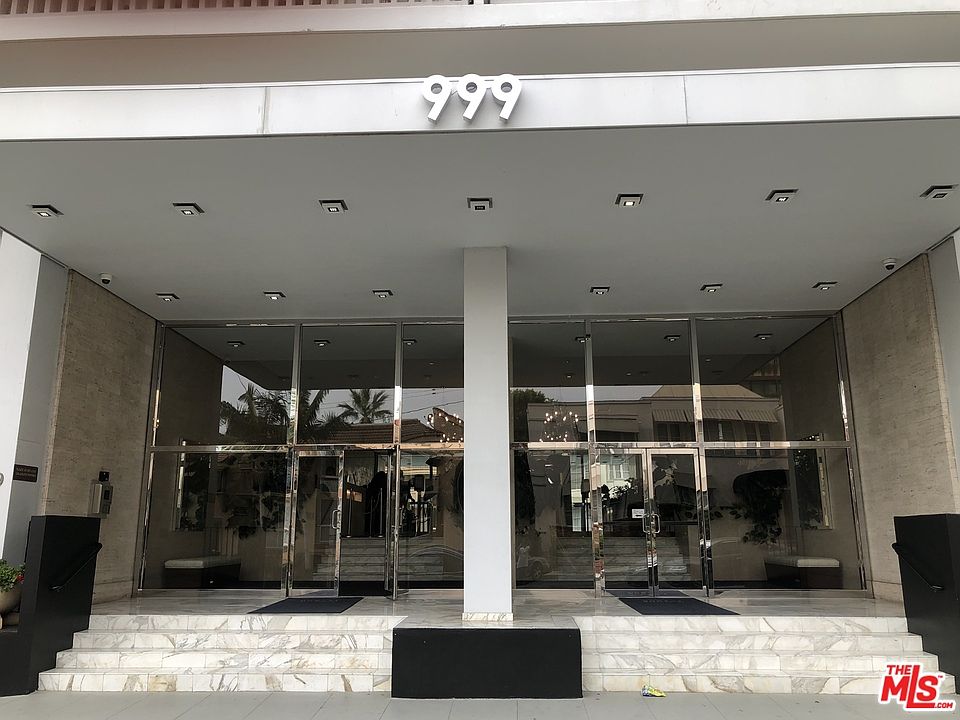 1st image of 999 N Doheny Dr APT 911