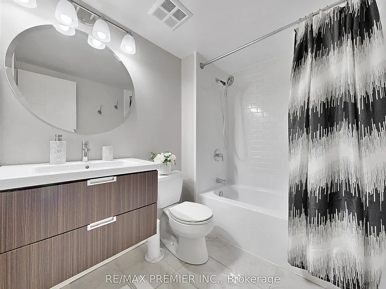 95 Prince Arthur Ave #Penthouse 824 — Photo 5