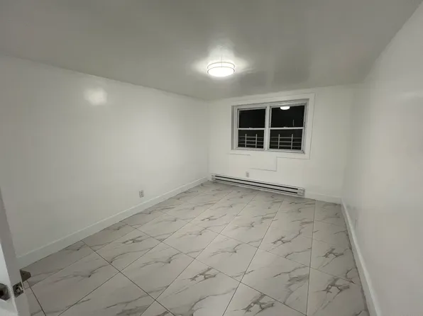 592 Bergen Avenue image 8 of 11