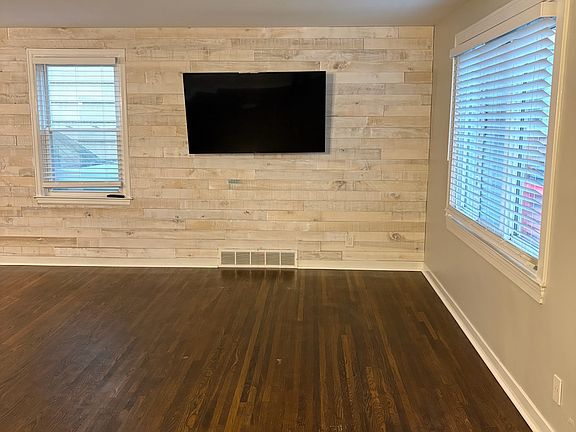 4th image of 149 Somerton Ave