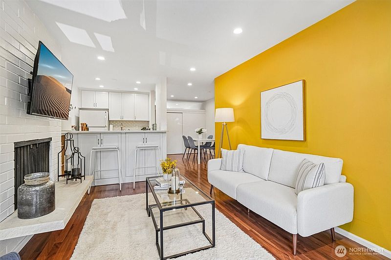 2nd image of 901 5th Avenue N #107