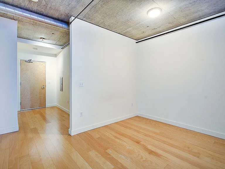 1926 W Burnside St #204 — Photo 11