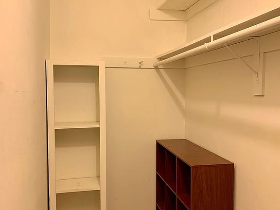 2nd image of 1724 Colby Ave #6