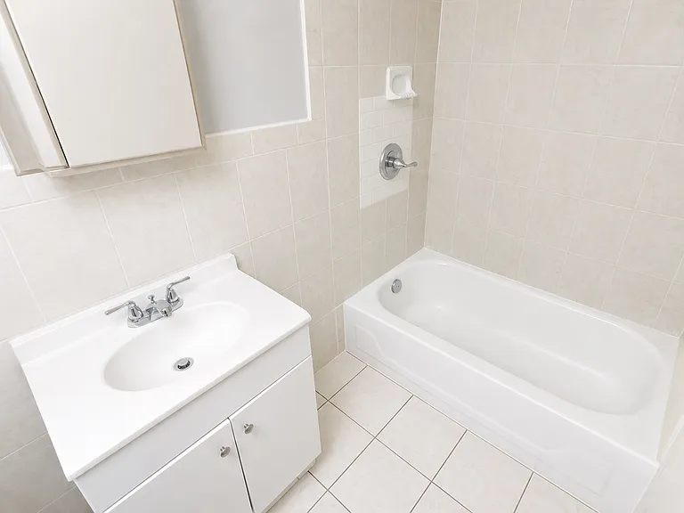 183 Summer Ave #1A — Photo 8