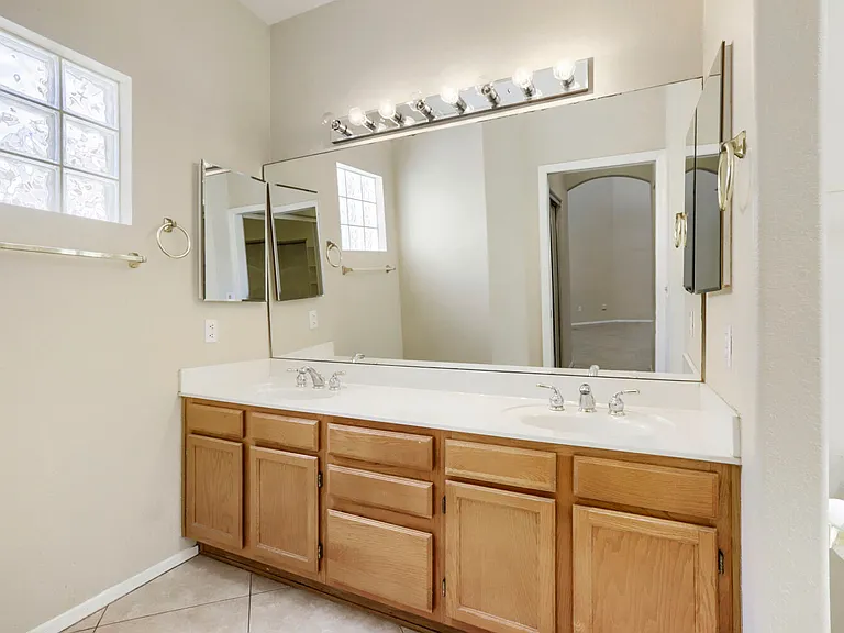 9047 W Port Royale Ln — Photo 10