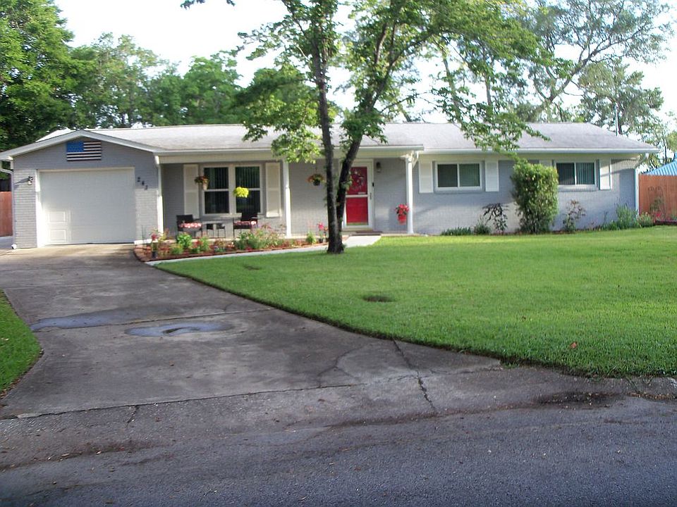 1st image of 241 Leslie Ct NW