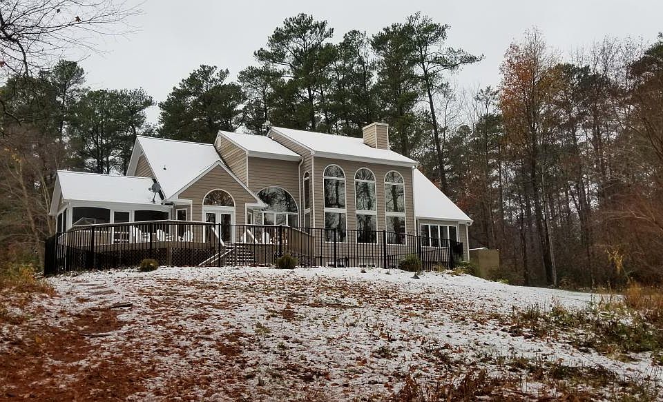 2nd image of 867 Oak Hill Rd