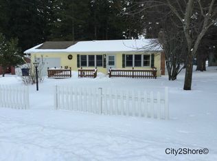 5981 W Oakcrest Dr, Lake City, MI 49651