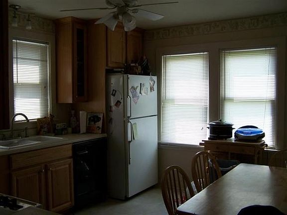 2nd image of 102 Dewey St