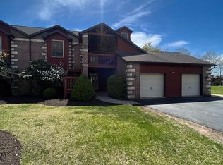 1304 Country Clb FLOOR 2, Hazleton, PA 18202