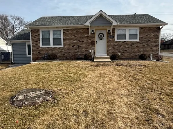 1917 Burry Circle Dr, Crest Hill, IL 60403