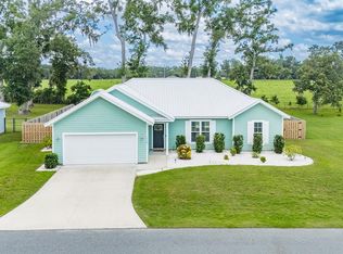 7710 Juanita Pl, Fanning Springs, FL 32693