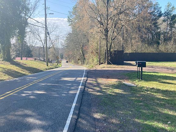 4th image of 216 McCalla Rd