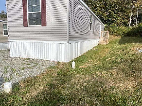 3rd image of 18 Cheryl Ln