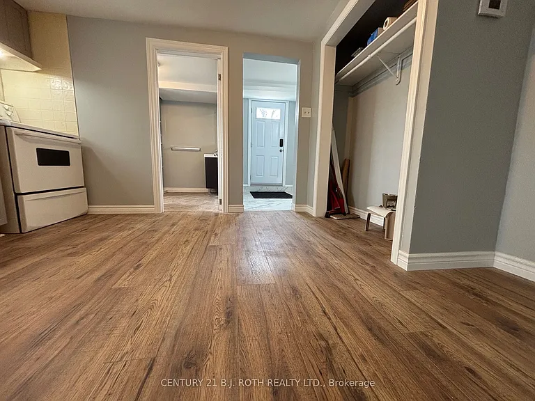 397 Mosley St — Photo 4