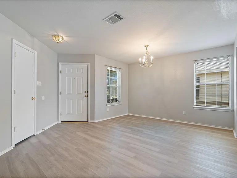 13413 Constellation Dr — Photo 2