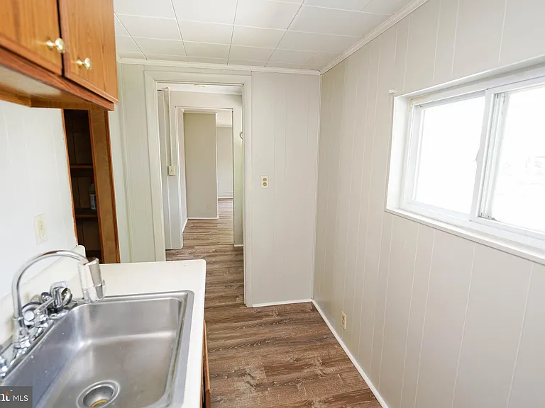 202 E Grove St #A — Photo 16