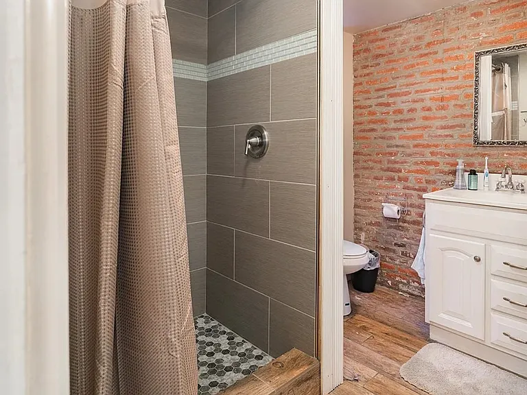 105 S 18th St #1 — Photo 17