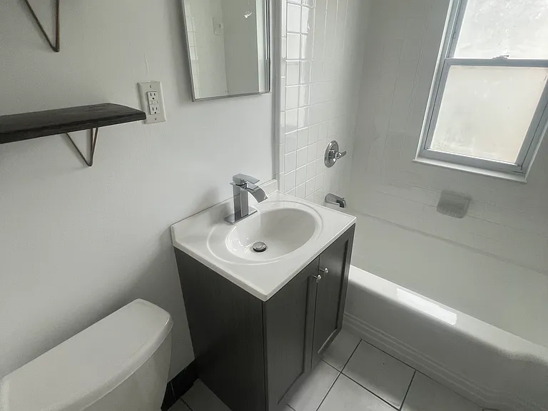 21301 Audette St — Photo 11