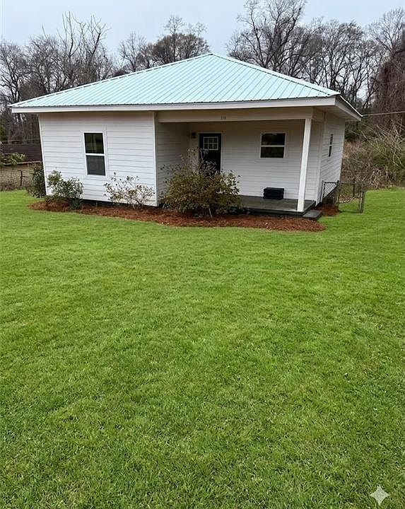 1st image of 210 Combs St