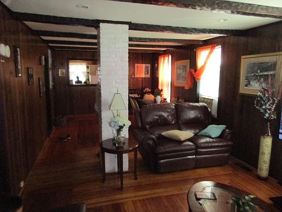 5th image of 180 Essex St