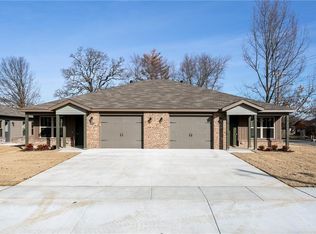 1743 E Central St #1-A, Siloam Springs, AR 72761