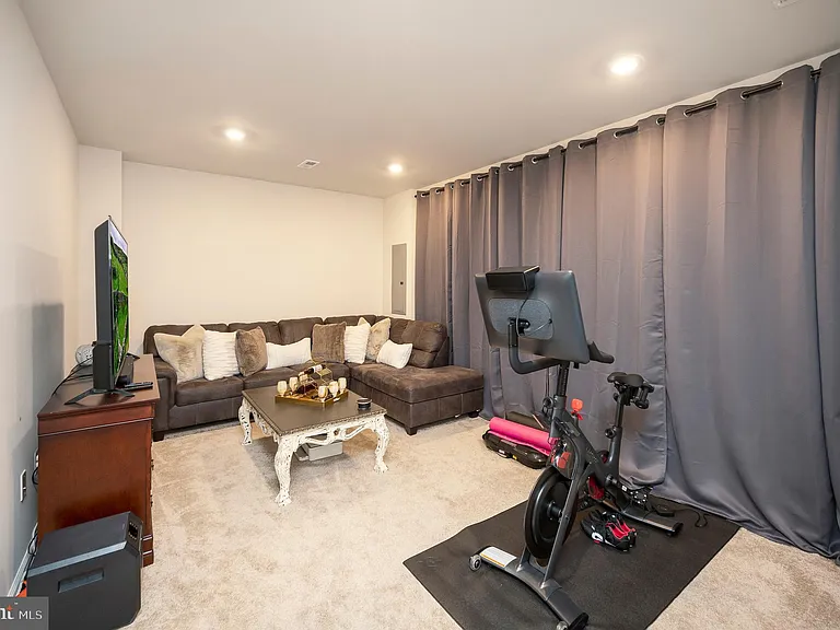 162 Shaded Valley Ct — Photo 32