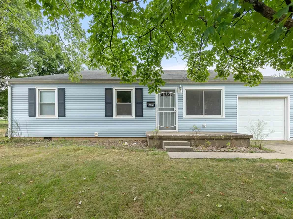 1633 Honeysuckle Rd, Sedalia, MO 65301
