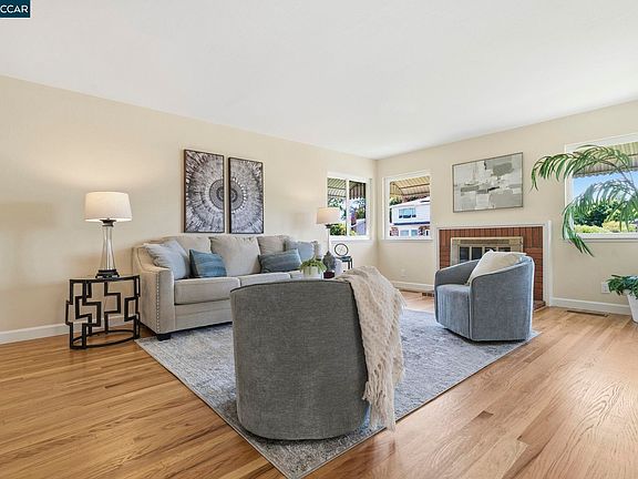 4th image of 1748 Elmhurst Ln