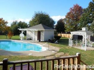 10608 Jenny Lind Rd, Fort Smith, AR 72908