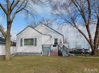 1427 Fisher St, Pekin, IL