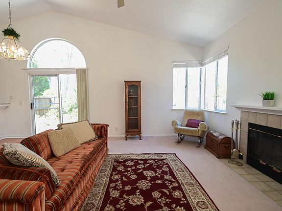 2nd image of 240 Seabury St