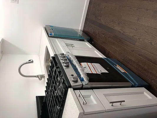 Rented by Flatiron Real Estate Advisors LLC | media 4