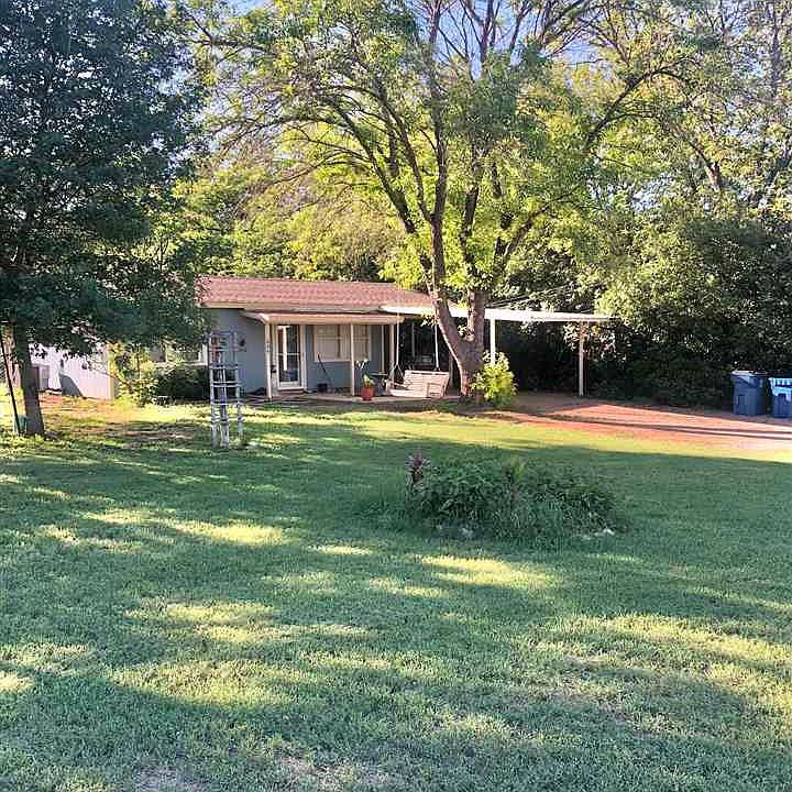 1st image of 604 S Avenue L