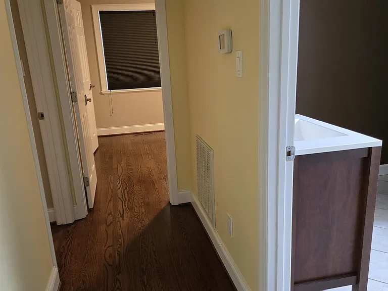1221 Bradford Ln — Photo 35