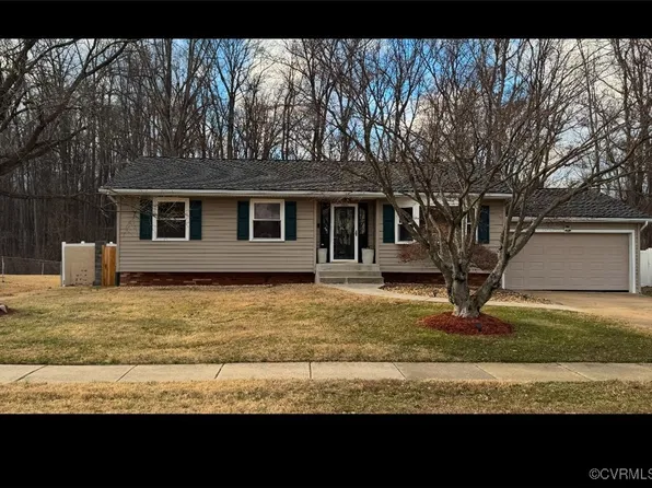 8705 Lagrange St, Lorton, VA 22079